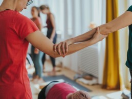 Yoga Schüler bei Trainings und Fortbildungen am Chiemsee.