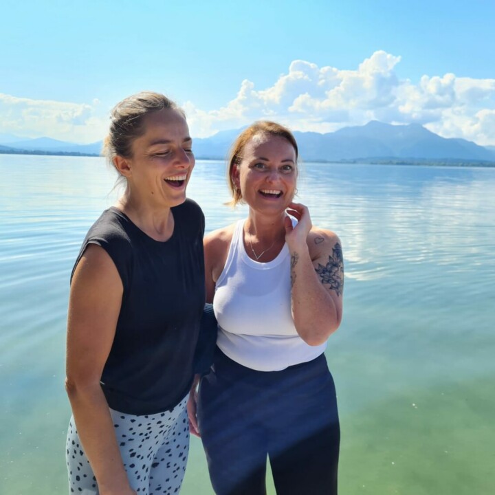 Yoga Retreat Teilnehmerin auf der Fraueninsel am Chiemsee